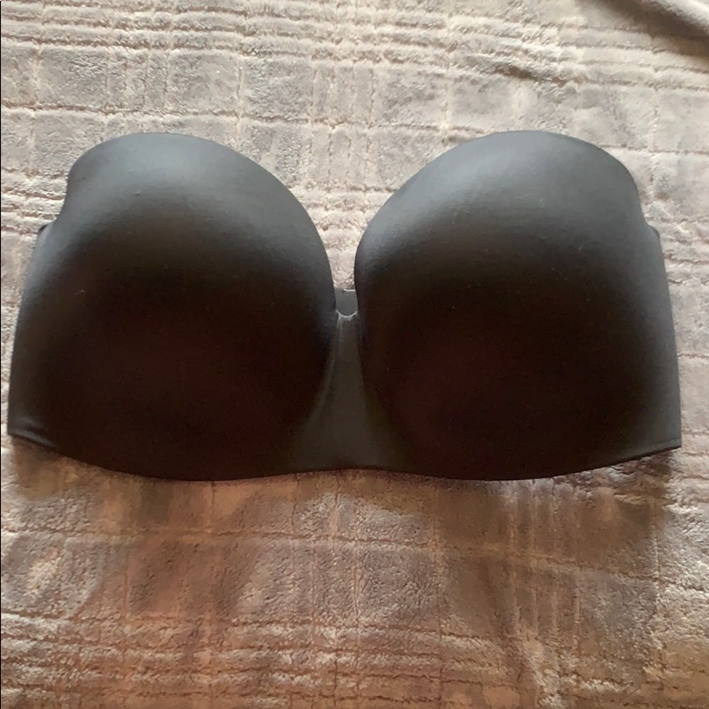 Black Strapless Bra by GAP